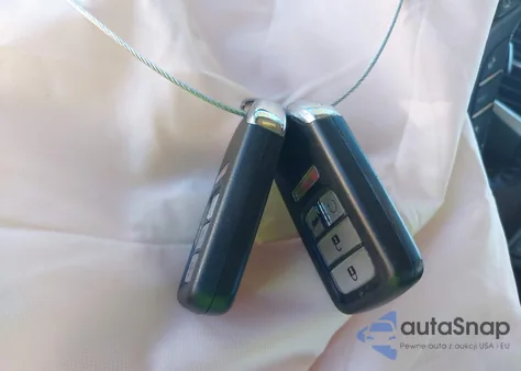 2017 Honda Pilot Elite z USA, uszkodzony, nr VIN 5FNYF6H08HB002620